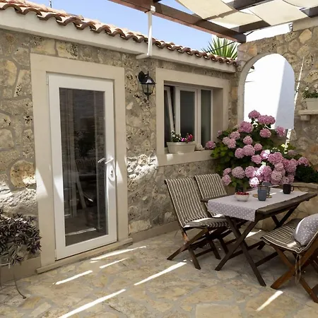 M&T Apartment Supetar Exterior photo