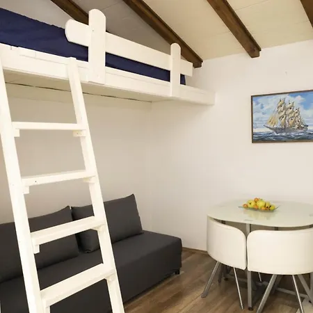M&T Apartment Supetar Exterior photo